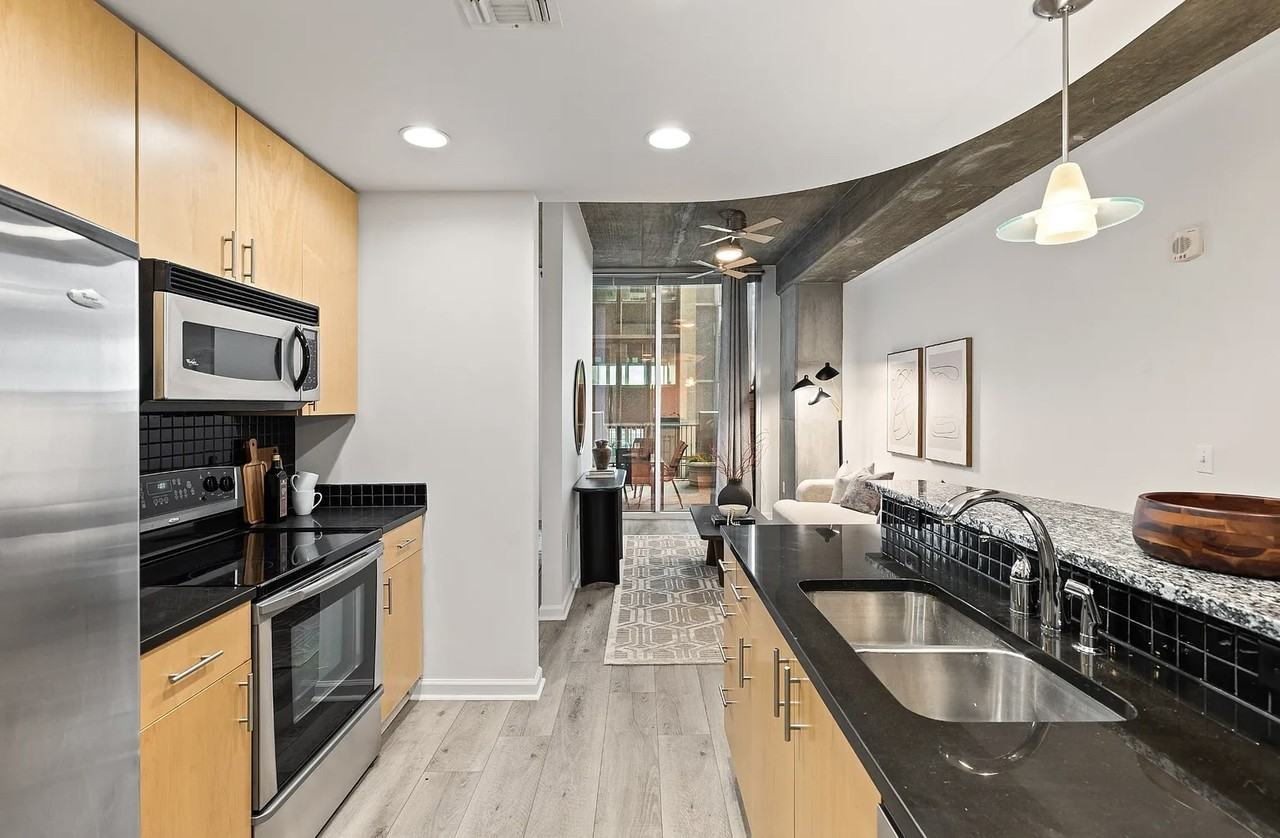 415 Church St #1009 - Photo 7 of 10