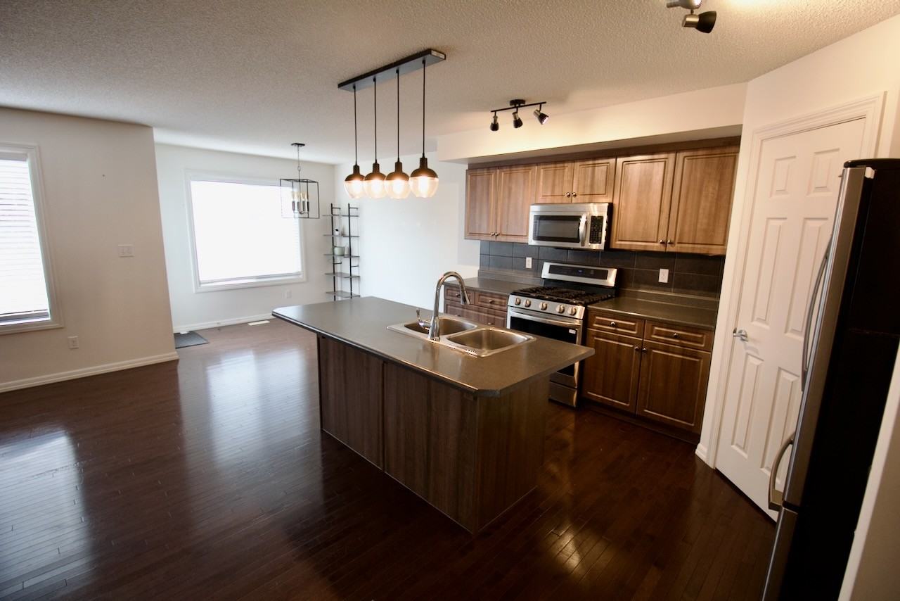 106 Cranston Pl - Photo 3 of 31