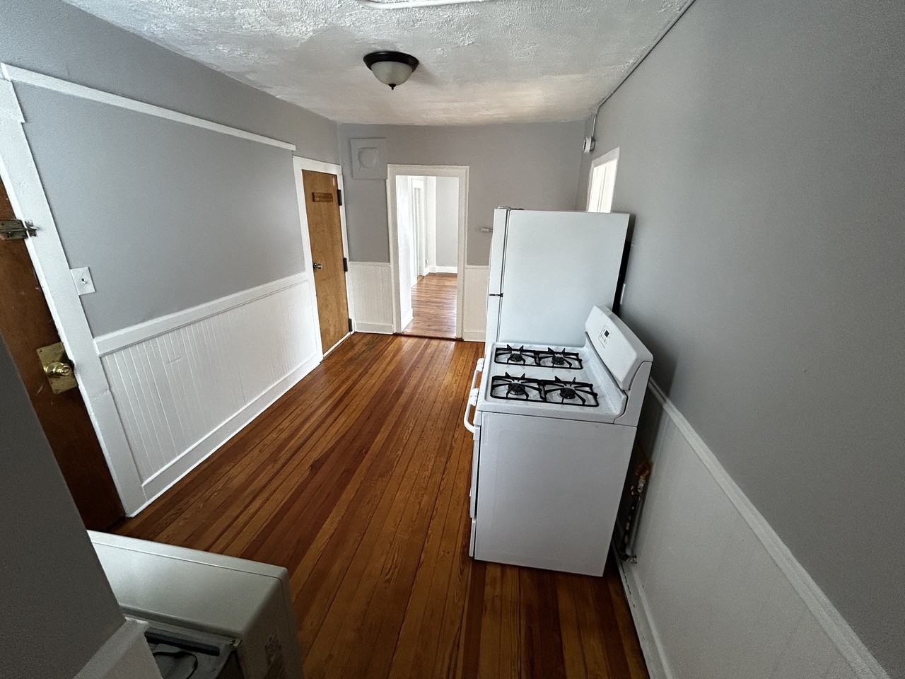 770 Providence St - Photo 2 of 6