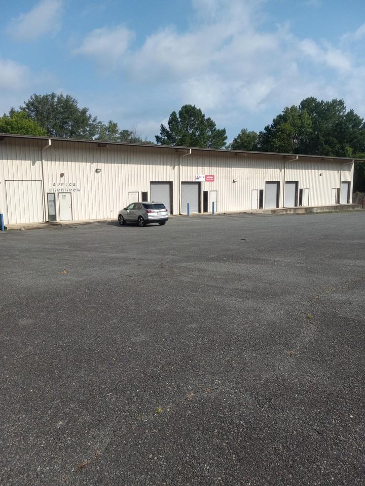 5765 Miller Ct - Photo 2 of 7