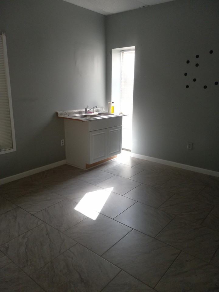 5765 Miller Ct - Photo 6 of 7