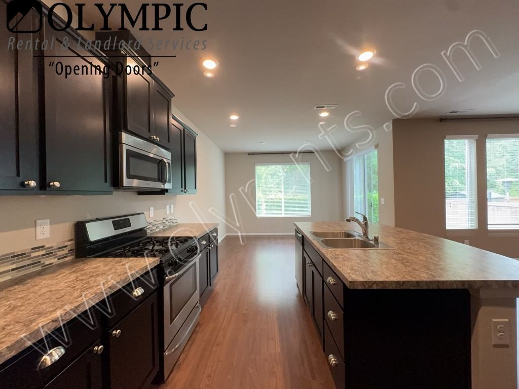 8804 Jayden St Ne - Photo 6 of 31