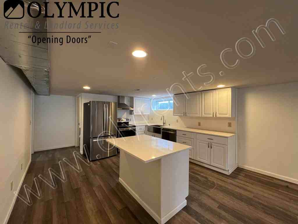 1401 Division St Nw - Photo 4 of 32