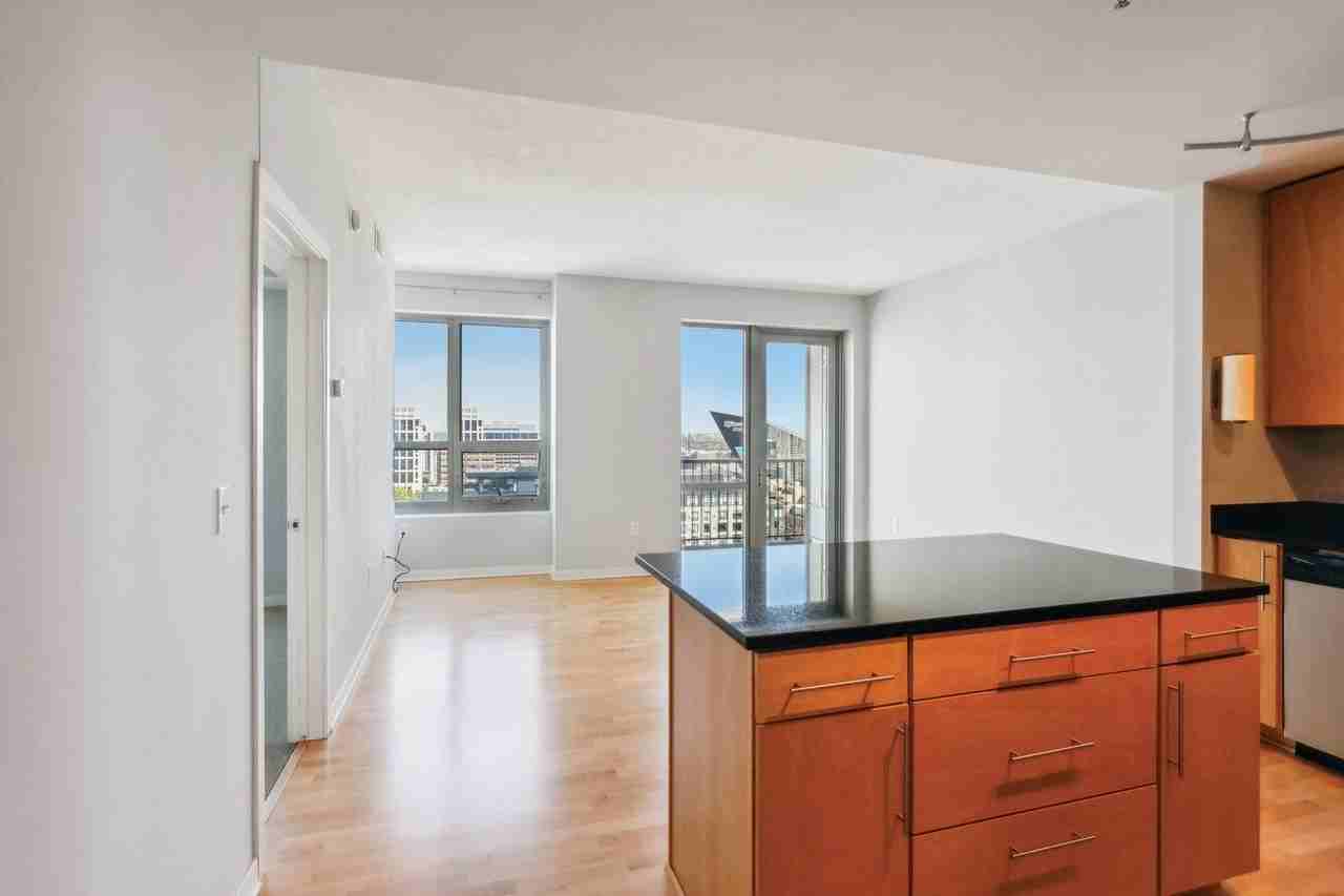 929 Portland Ave - Photo 3 of 5