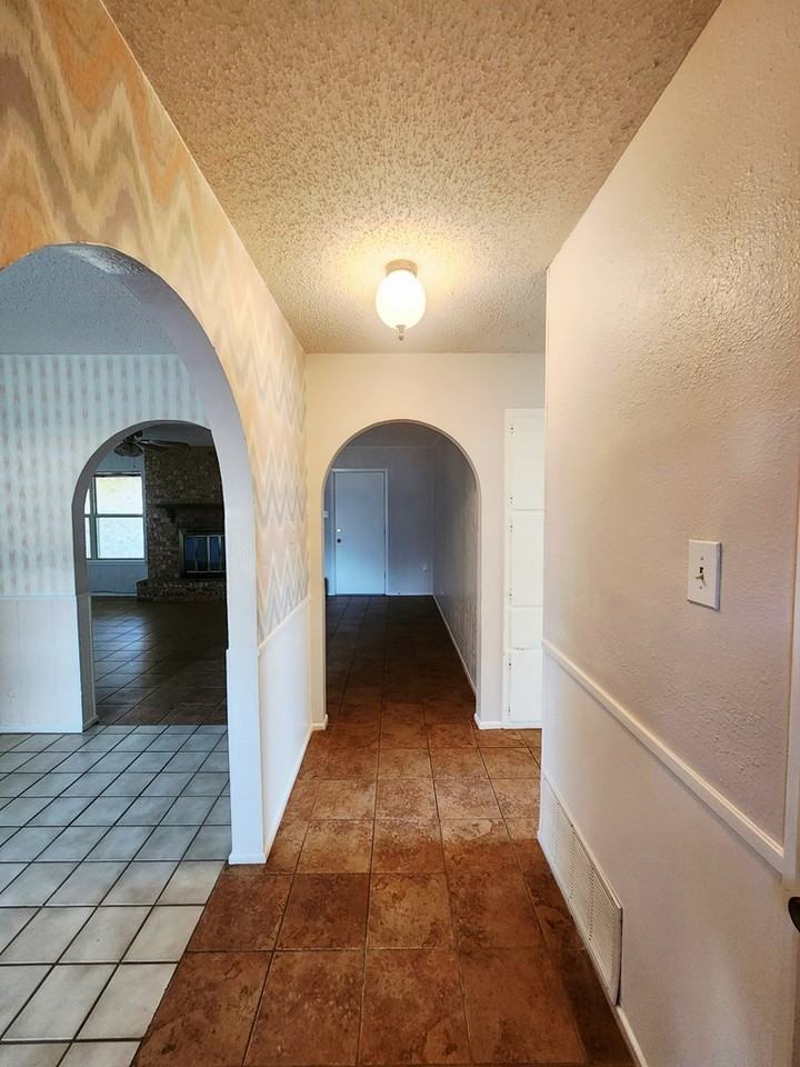 3614 W Kansas Ave - Photo 2 of 10