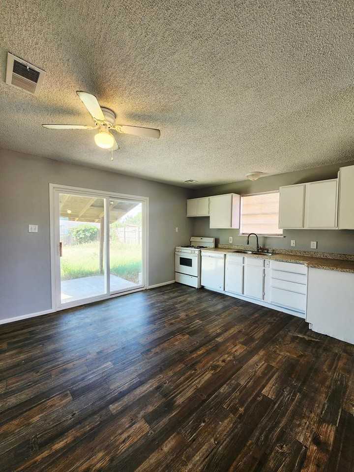 3507 Park Ln - Photo 3 of 9