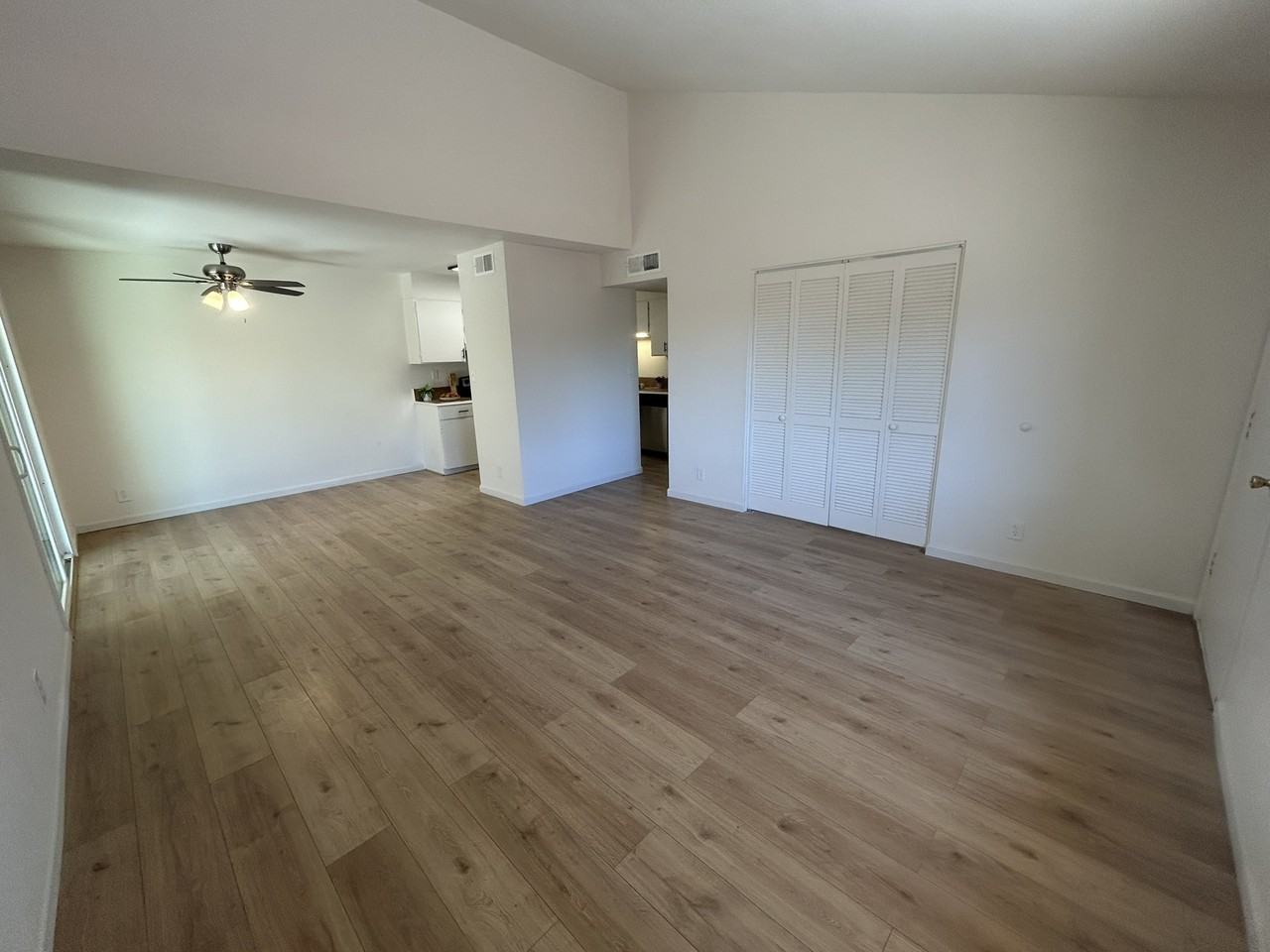 6342 N 47th Ave - Photo 4 of 16