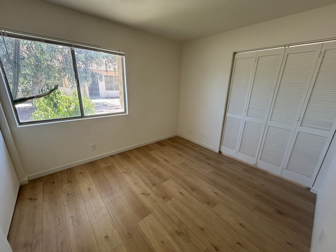 6342 N 47th Ave - Photo 7 of 16