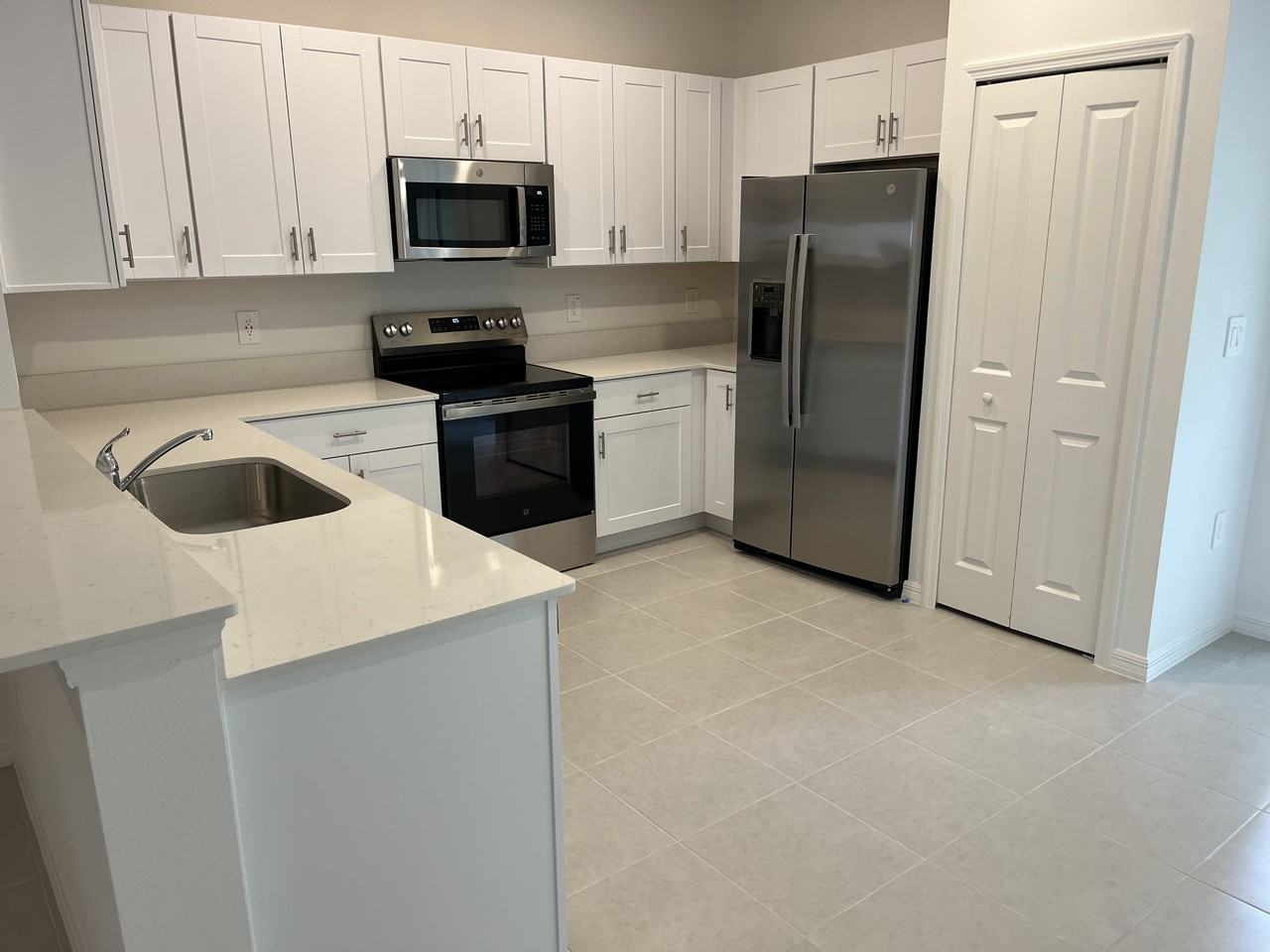 5129 Benjamin Eric St - Photo 5 of 33