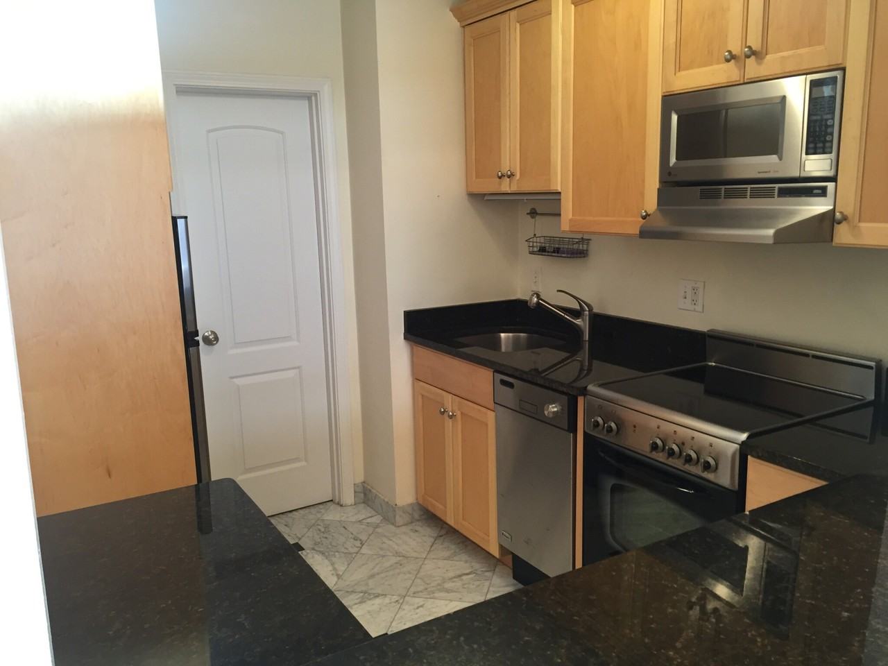 185 Beacon St #2R - Photo 3 of 8