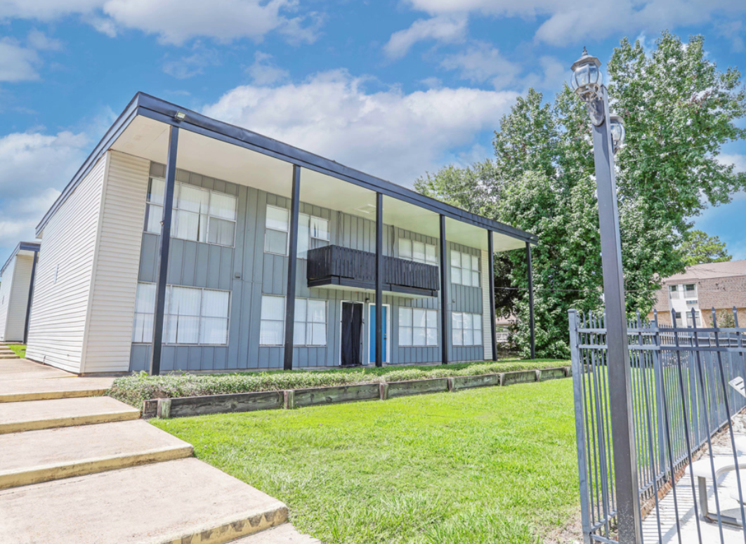 Misty Hollows Apartments - Photo 4 of 32