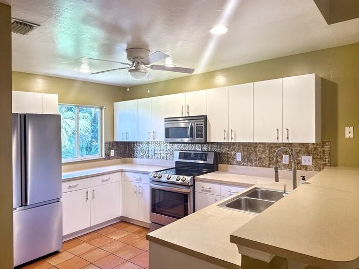 2240 Safe Harbour Ct - Photo 2 of 25