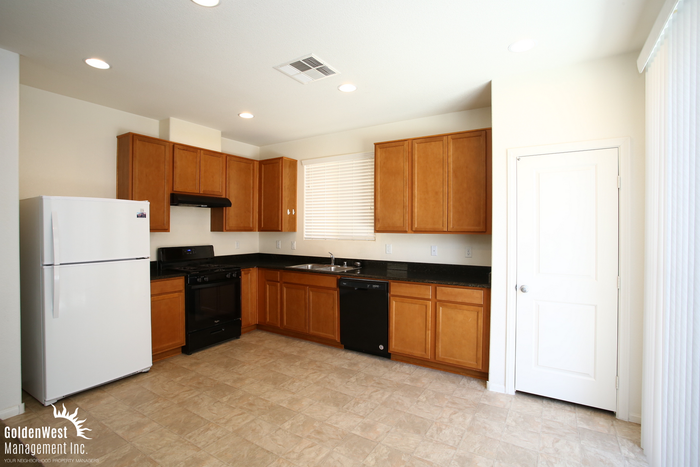 8708 Cerrito Canyon Ct - Photo 3 of 16