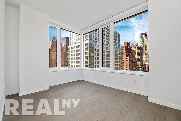 E 23rd St #6A - Photo 5 of 9