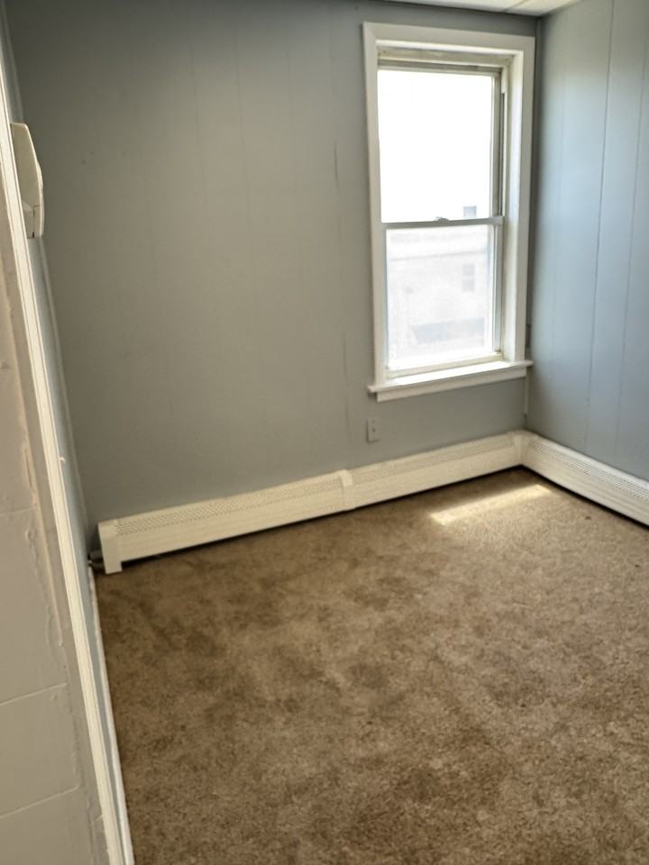 32-34 Nichols St - Photo 7 of 10