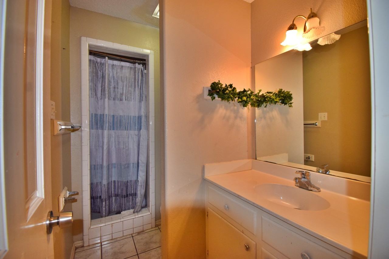 2210 Elisa Lane - Photo 6 of 50