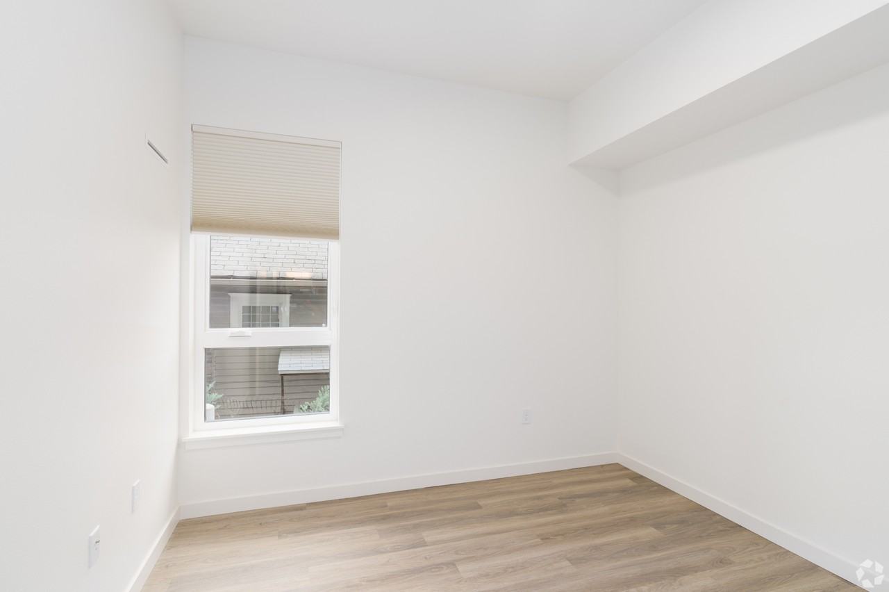 717 East 29th Avenue - Photo 3 of 14