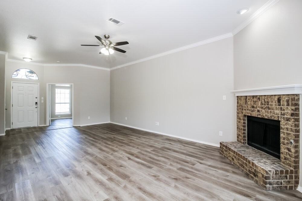 2952 Stockton St - Photo 4 of 16