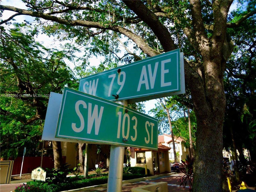 10152 Sw 77th Ct - Photo 3 of 3