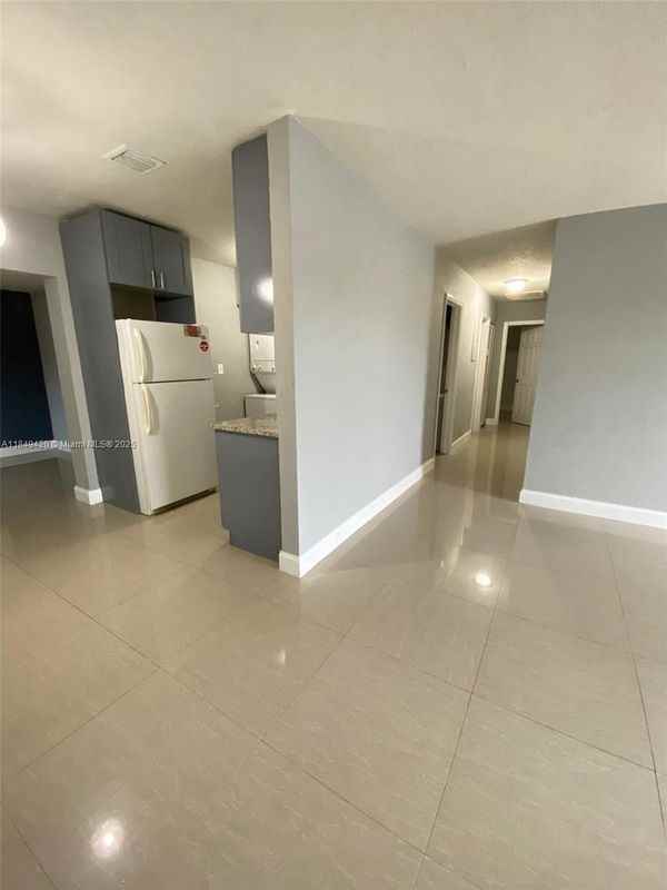 2720 Nw 2nd St ##0 - Photo 2 of 3