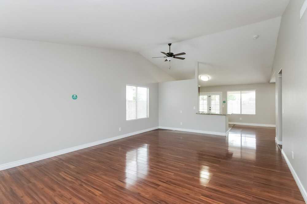 670 N Exeter St - Photo 4 of 16