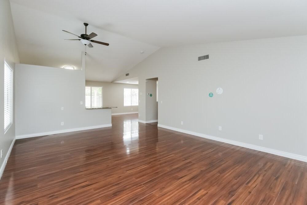 670 N Exeter St - Photo 5 of 16
