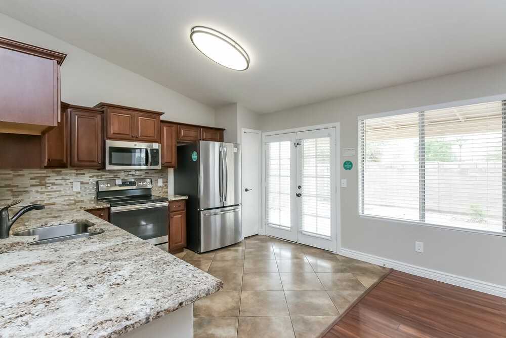670 N Exeter St - Photo 7 of 16