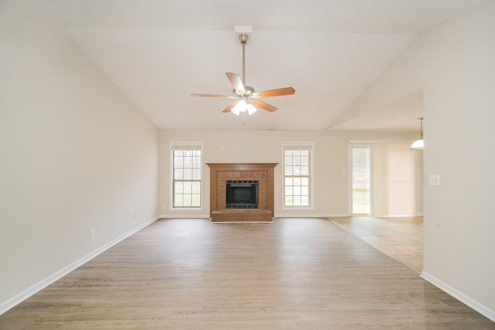 239 Northbridge Dr - Photo 3 of 16