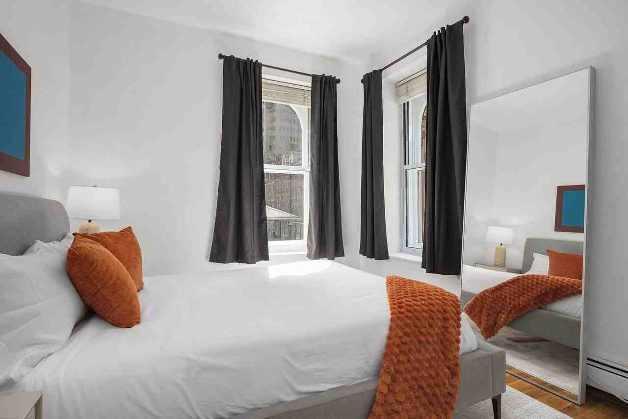 211 Front St #1255364P - Photo 5 of 19