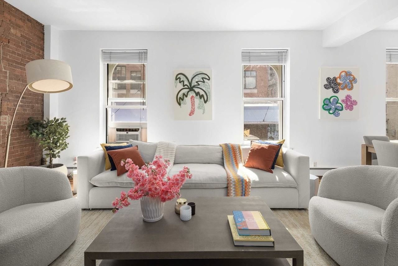 211 Front St #1255364P - Photo 6 of 19