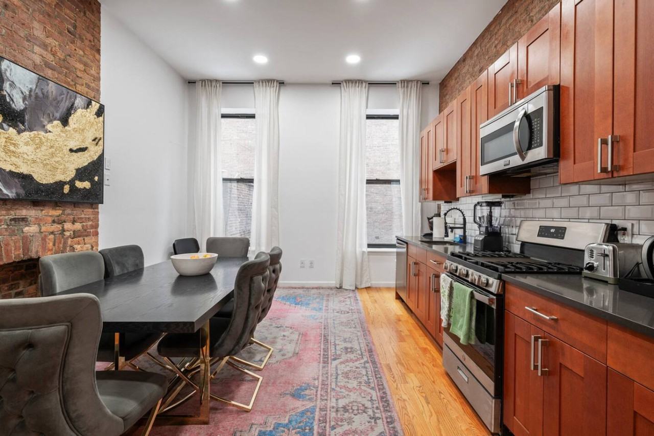 283 Pleasant Ave #1265794P - Photo 2 of 24