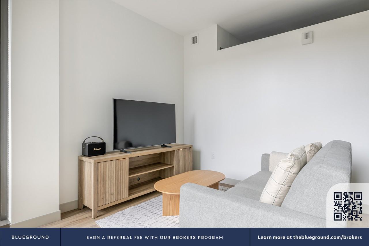 89 East Dedham Street - Photo 5 of 33