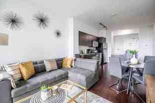 215 Fort York Blvd - Photo 1 of 1