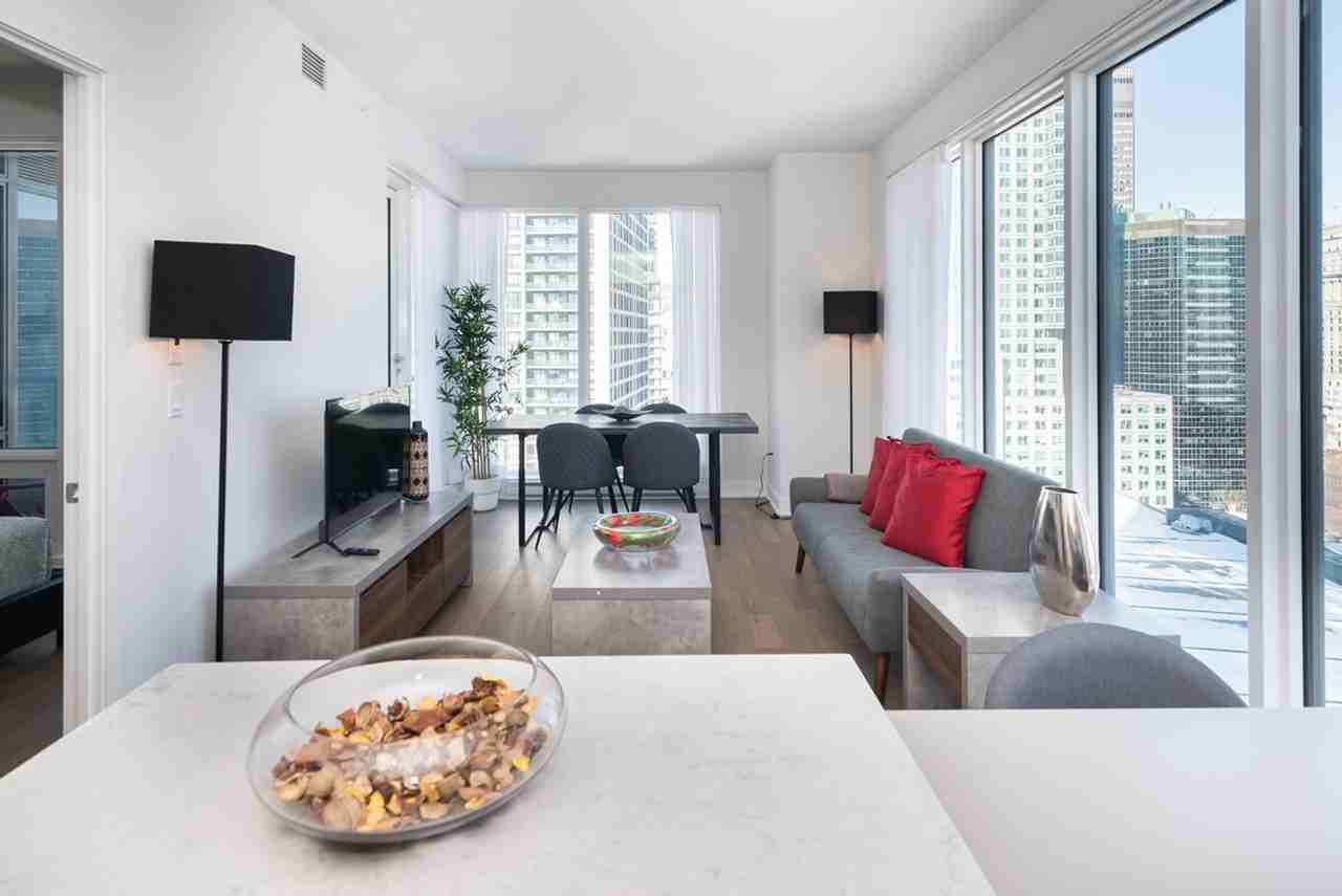 1160 Rue De La Gauchetière O #1261770P - Photo 2 of 36