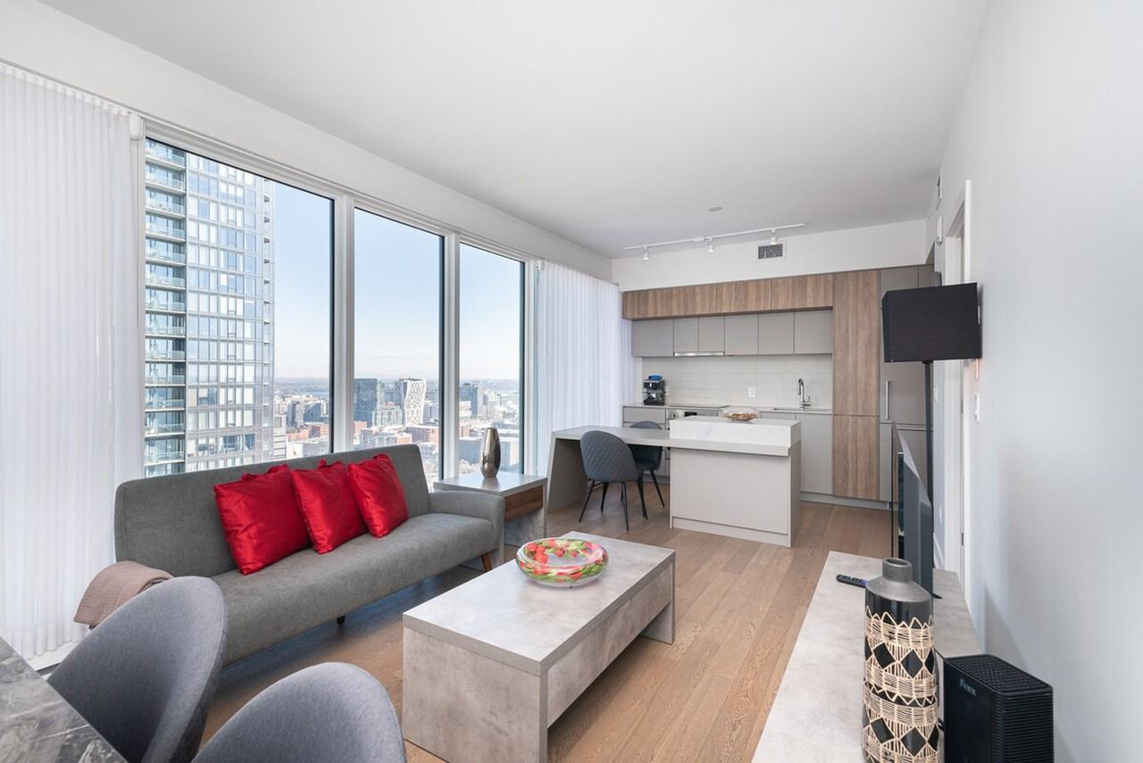 1160 Rue De La Gauchetière O #1261770P - Photo 3 of 36