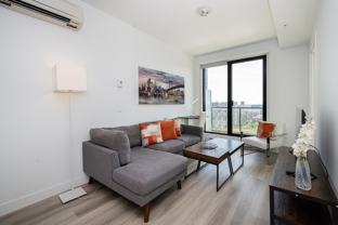 1020 Rue De La Montagne - Photo 1 of 1