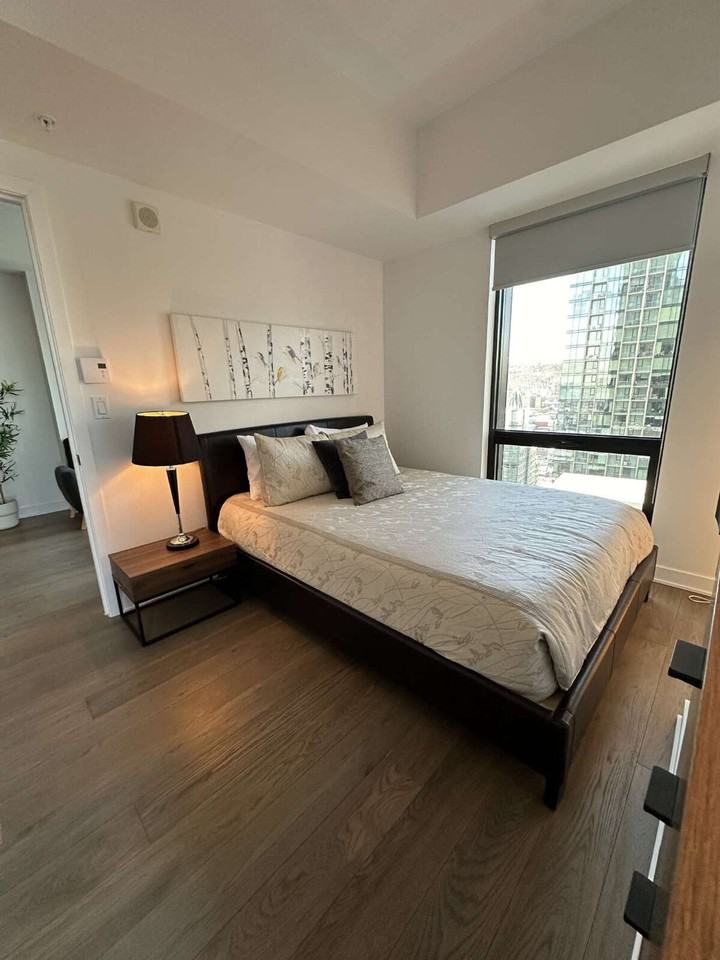 1070 Rue Drummond #1261848P - Photo 2 of 39