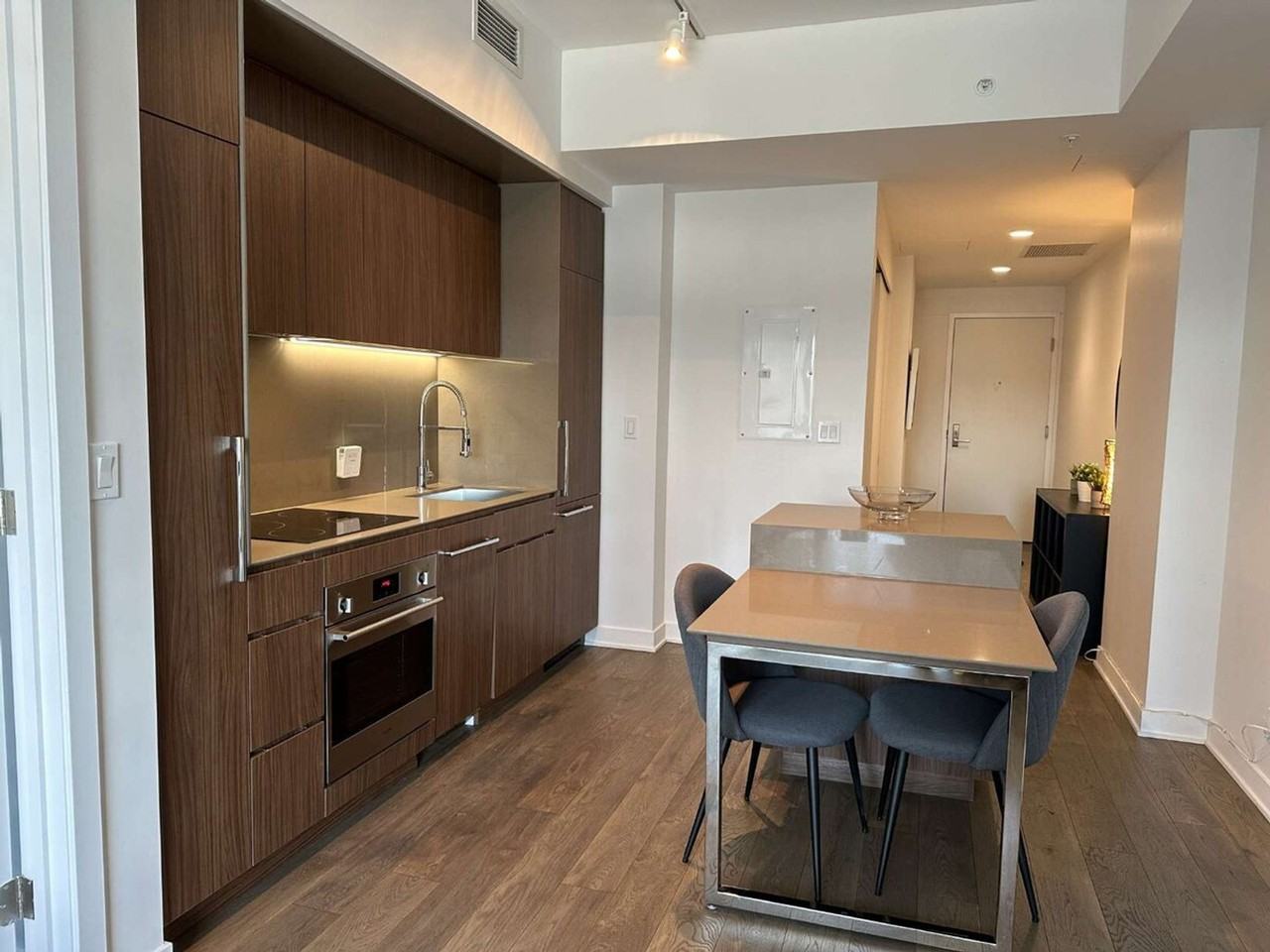 1070 Rue Drummond #1261848P - Photo 3 of 39