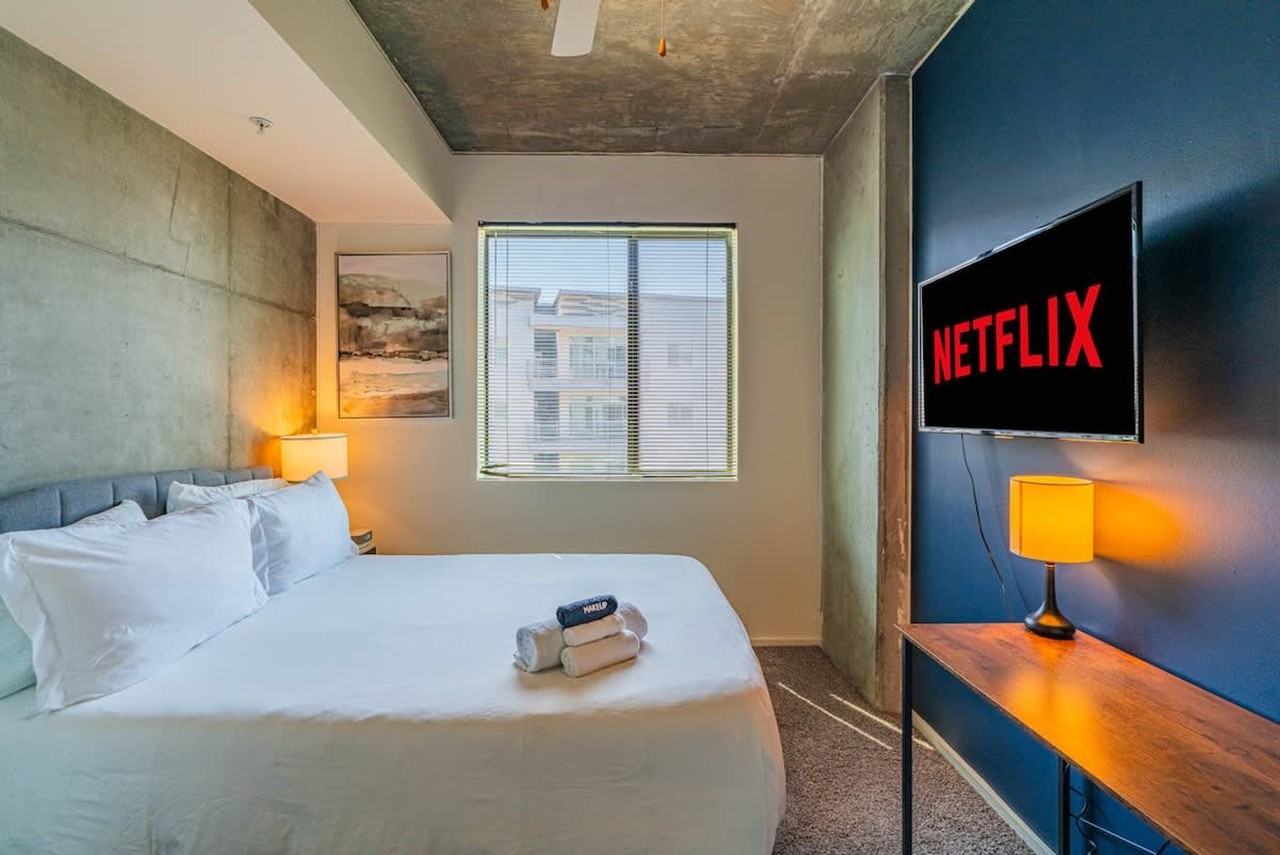 333 E Roosevelt St #1263211P - Photo 3 of 38