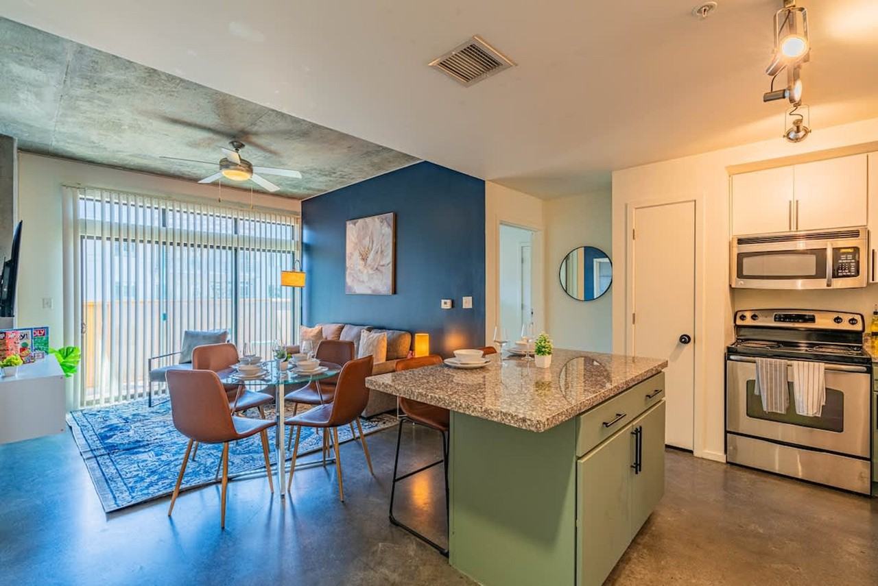 333 E Roosevelt St #1263211P - Photo 7 of 38