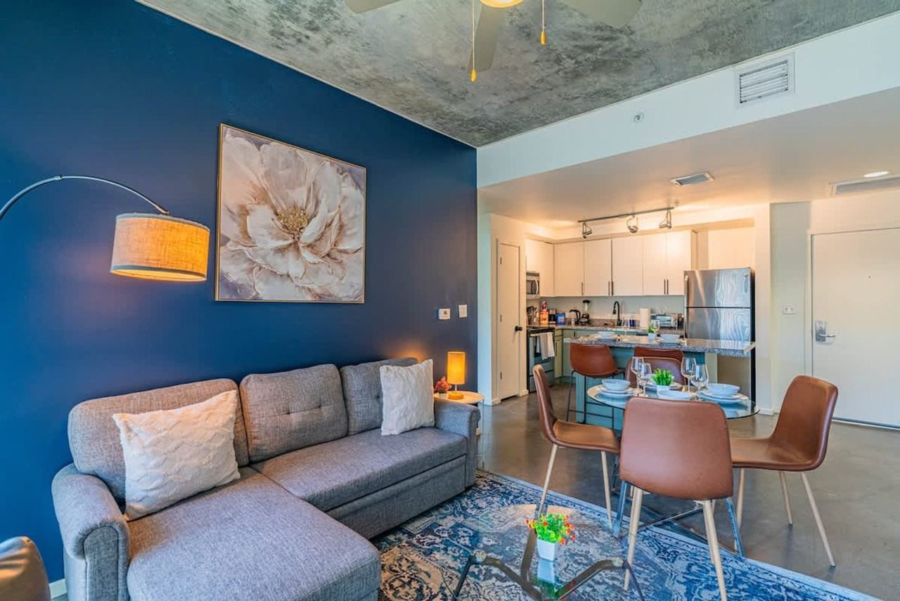 333 E Roosevelt St #1263211P - Photo 4 of 38