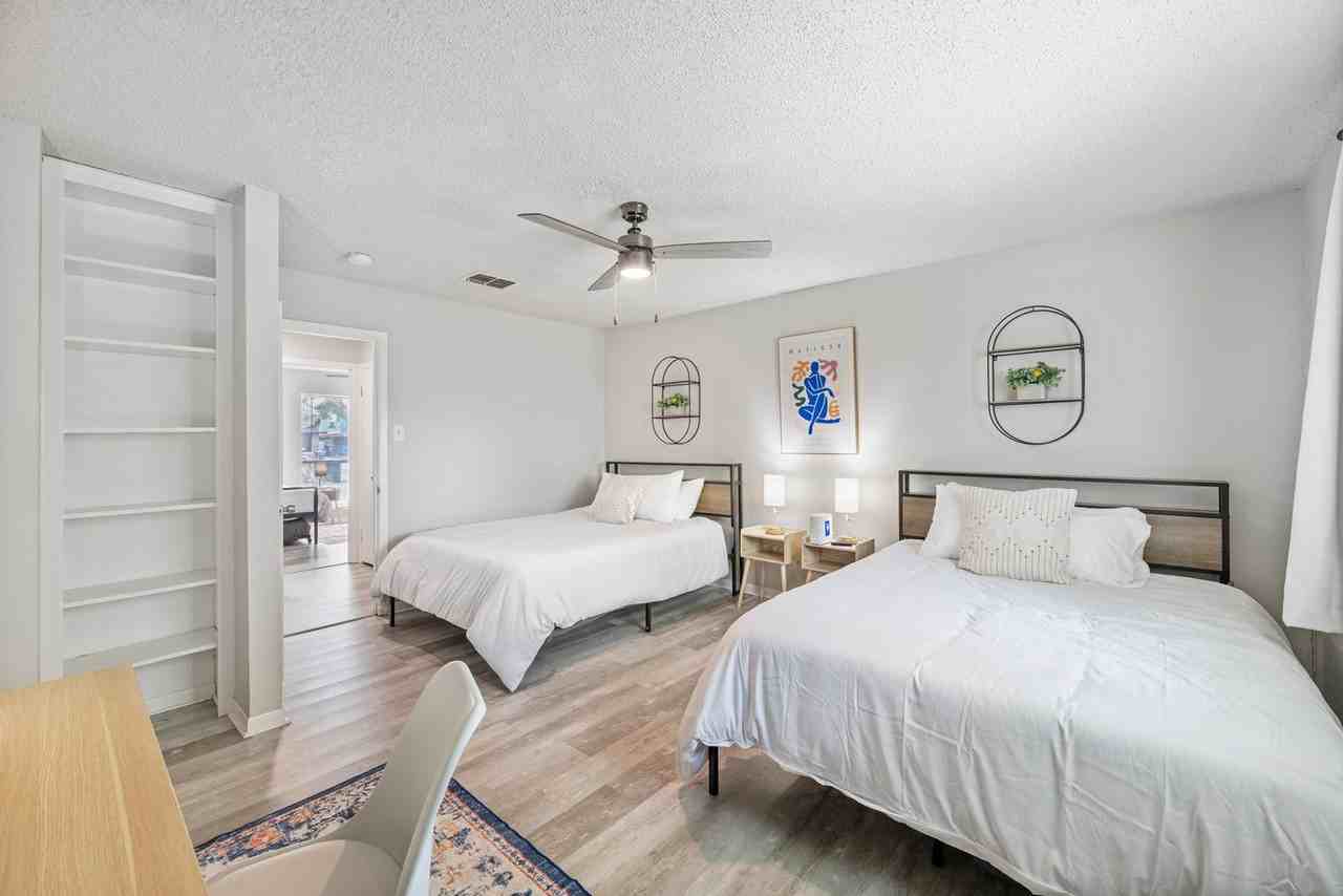 11906 Blueridge Mnt Dr #1268419P - Photo 5 of 35