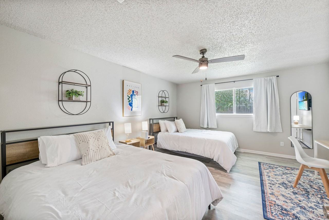 11906 Blueridge Mnt Dr #1268419P - Photo 7 of 35