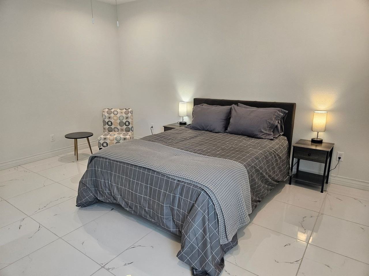 702 5th St #1268422P - Photo 4 of 22