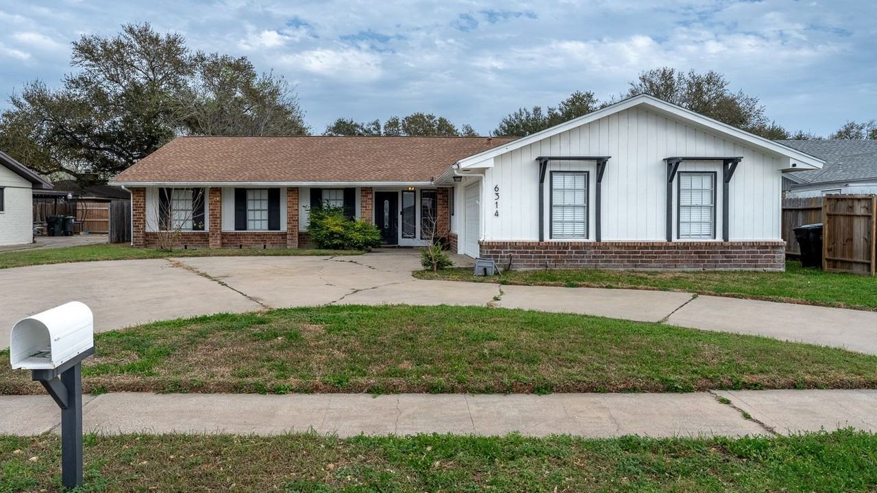 6314 Senators Drive #1268430P - Photo 6 of 37