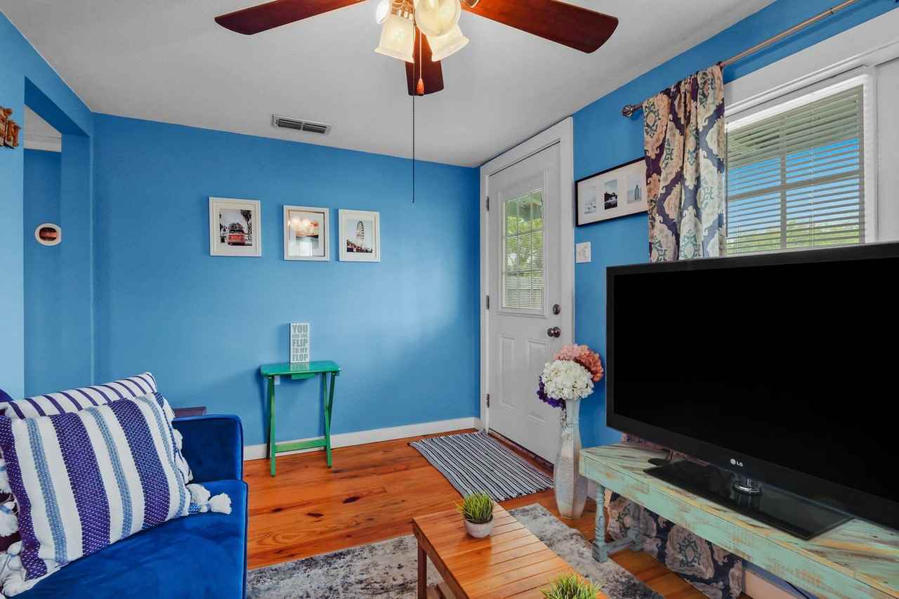 822 North Ann Street #1268440P - Photo 5 of 23