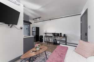 featured image of 201 S Chaparral St