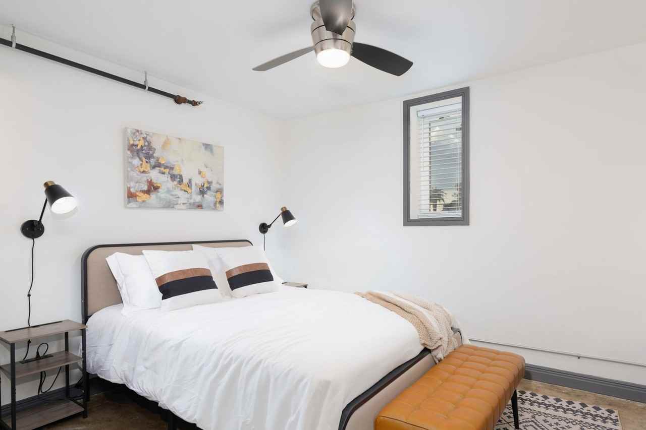 201 S Chaparral St #1268442P - Photo 3 of 31