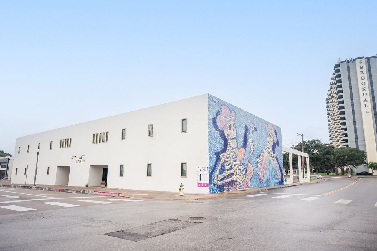 201 S Chaparral St #1268442P - Photo 4 of 31