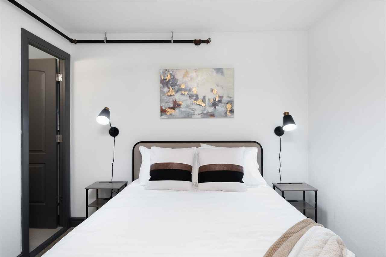 201 S Chaparral St #1268442P - Photo 6 of 31